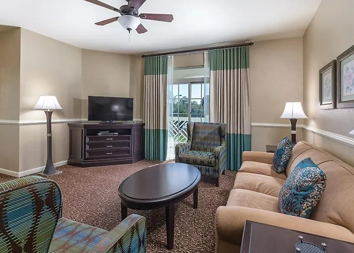 Governor'S Green Resort 3Br Apartment